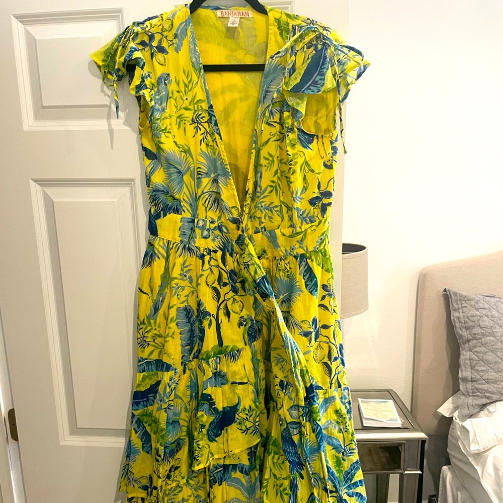 Beautiful, colorful yellow and blue spring/summer dress!